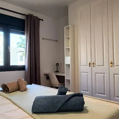 Bellamar 1, 32 Apartment